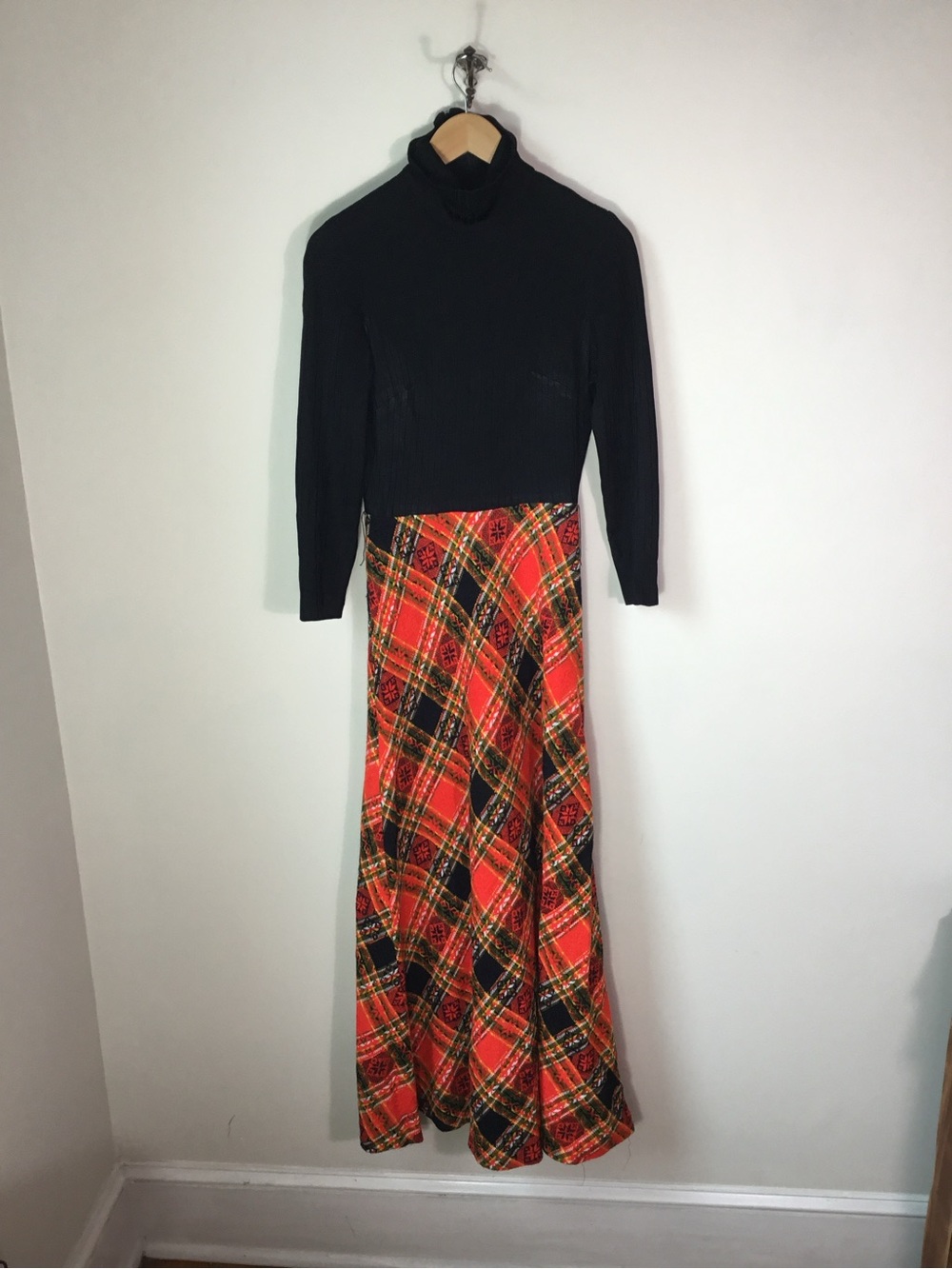 Vintage 60-70’s Hostess Maxi Mock Neck Long Sleeve Dress